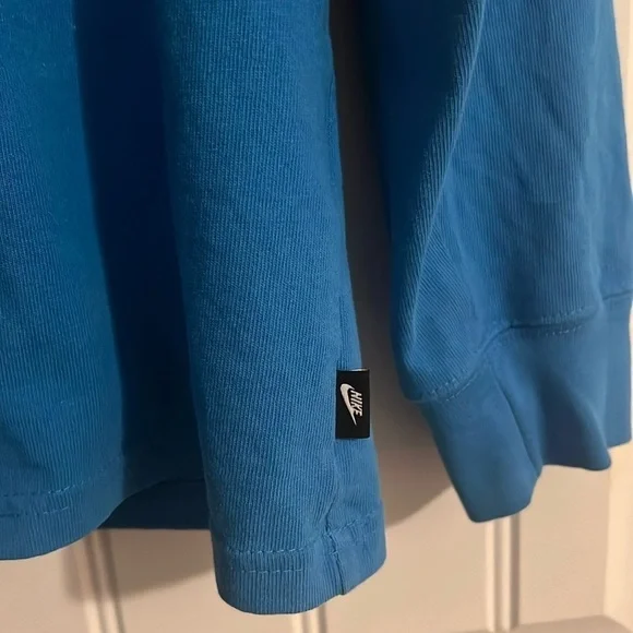 NIKE PREMIUM ESSENTIALS LONG SLEEVE blue T Shirt Medium - Picture 2 of 6